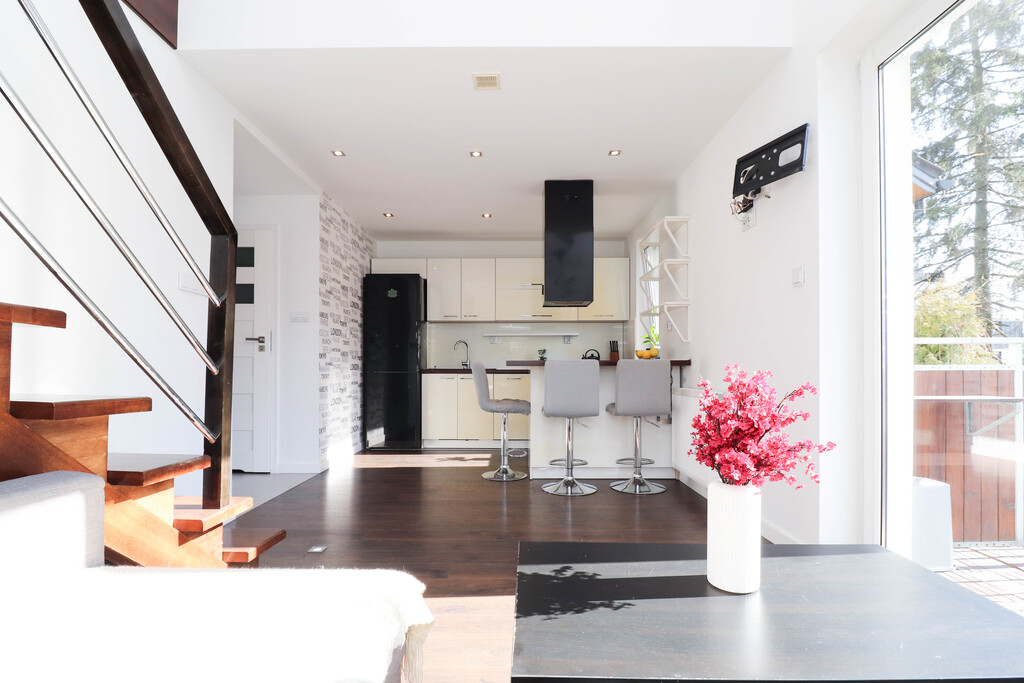 2-poziomowe 72m2, m. postojowe -Bronowice Wlk.