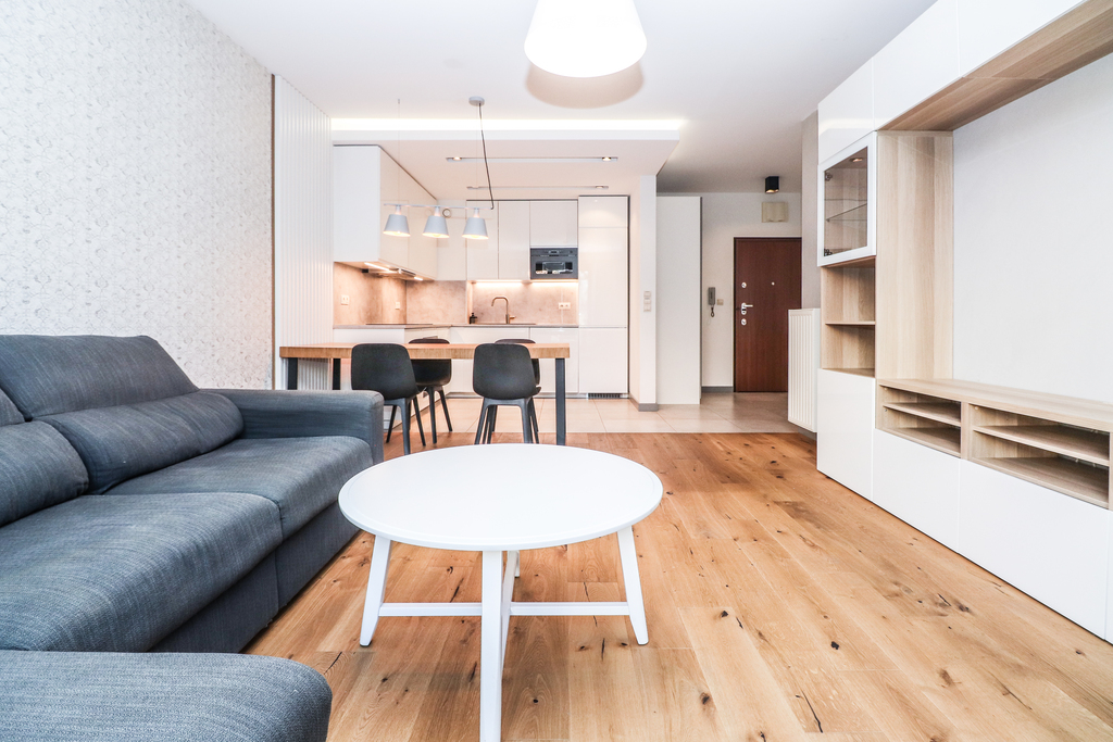 2-pok. mieszkanie z garażem w Angel City!