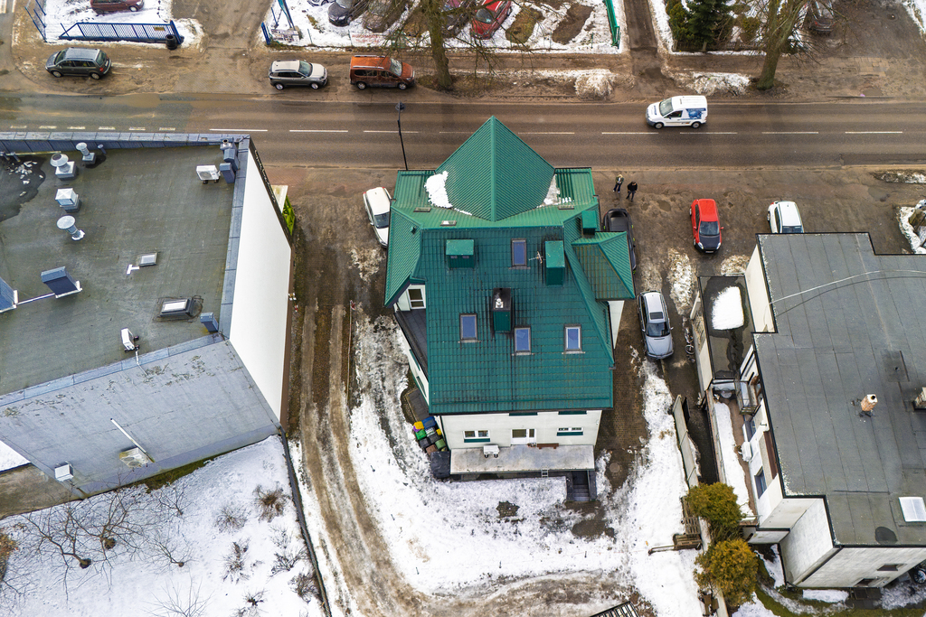 Budynek usługowy - 5 lokali, centrum Sierakowic.