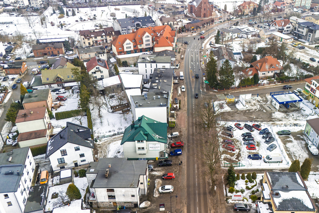 Budynek usługowy - 5 lokali, centrum Sierakowic.