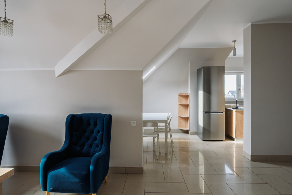 Budynek usługowy - 5 lokali, centrum Sierakowic.