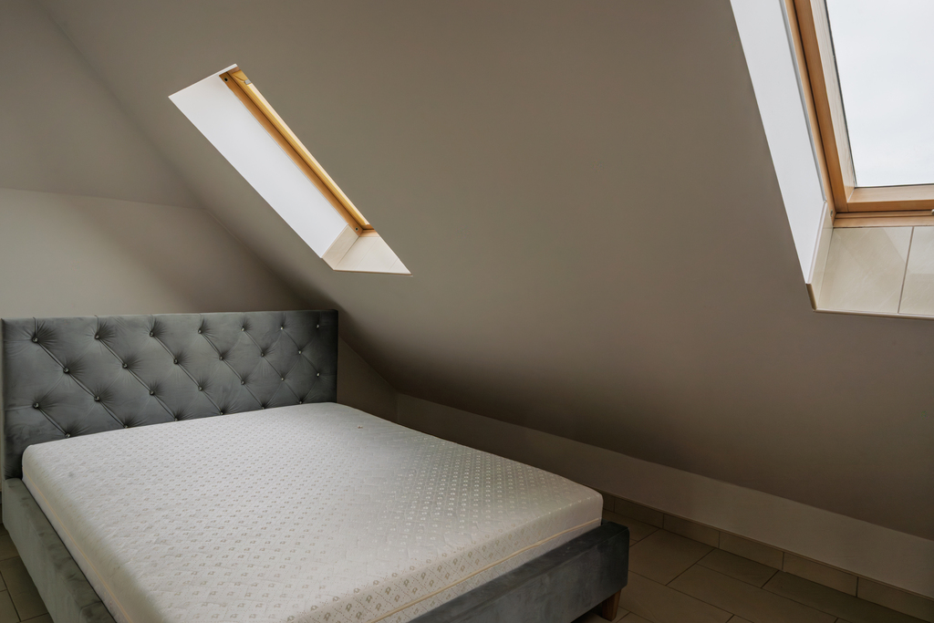 Budynek usługowy - 5 lokali, centrum Sierakowic.