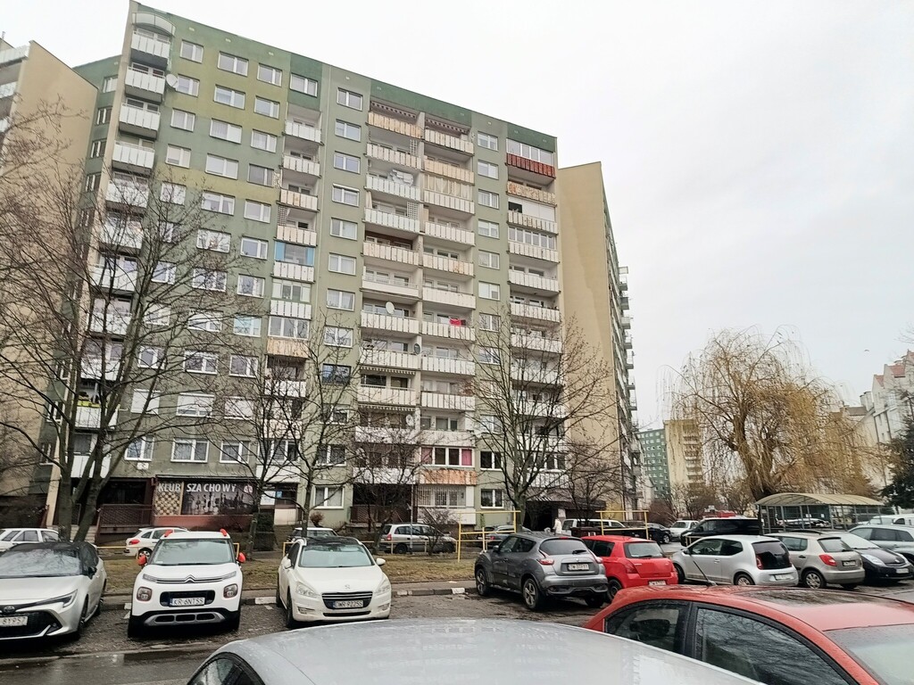 Zadbane mieszkanie z klimatyzacją i balkonem