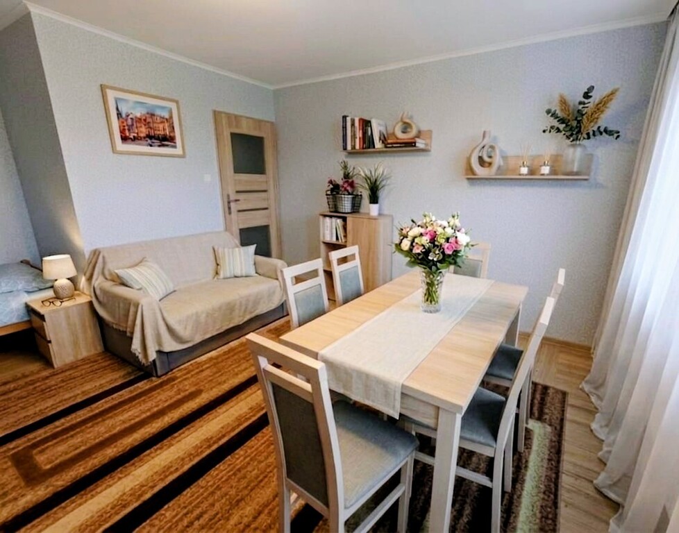 Zadbane mieszkanie z klimatyzacją i balkonem