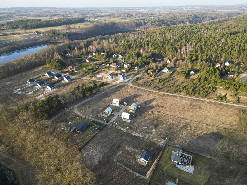 Działki budowlane na Kaszubach - blisko jeziora