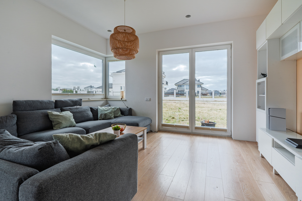 Nowoczesny, przestronny dom 300 m², 8 pokoi