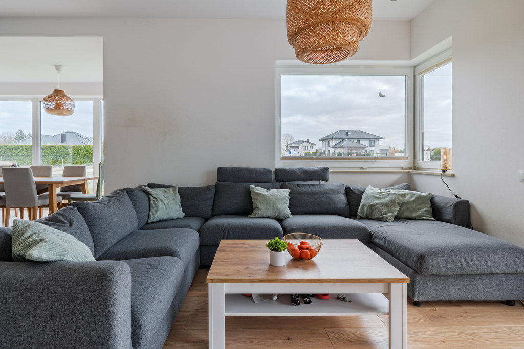 Nowoczesny, przestronny dom 300 m², 8 pokoi