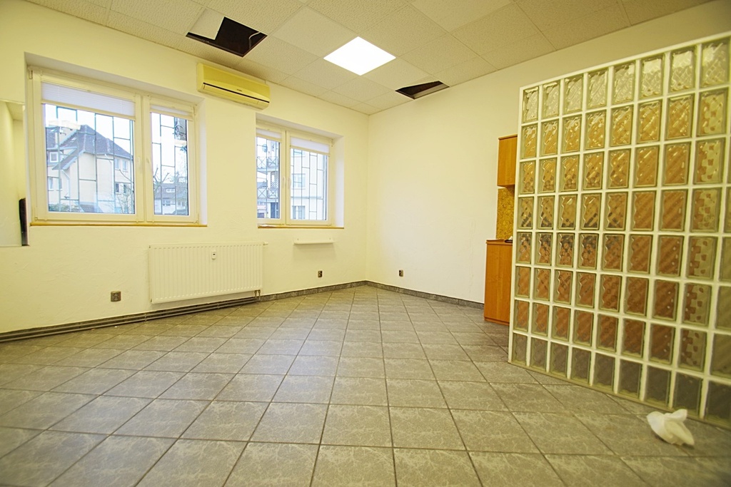 Lokal na wynajem Bezrzecze 32 m2 | Arka Nieruchomości