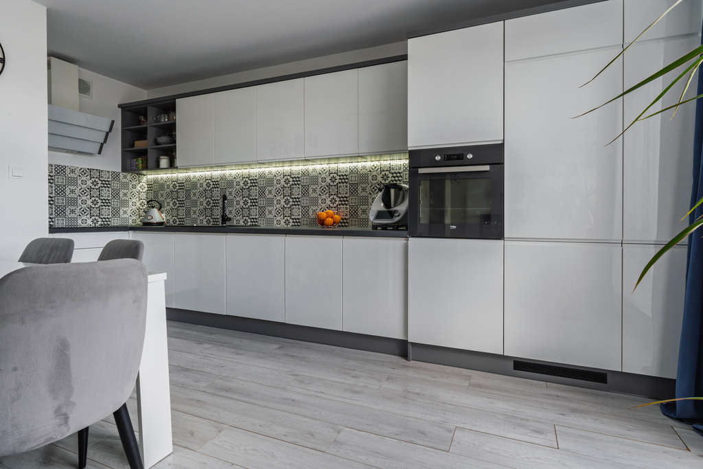 Komfort, styl i prywatność – mieszkanie z tarasem