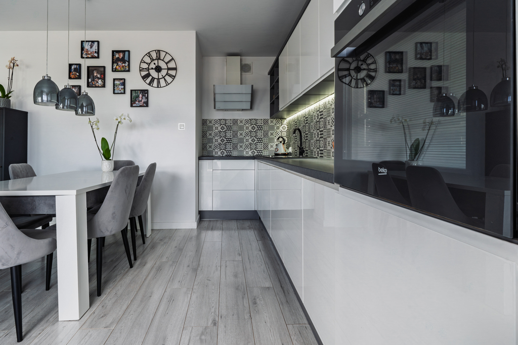 Komfort, styl i prywatność – mieszkanie z tarasem