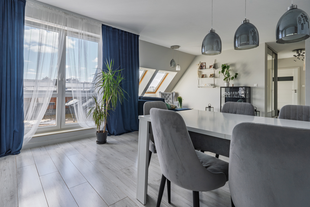 Komfort, styl i prywatność – mieszkanie z tarasem