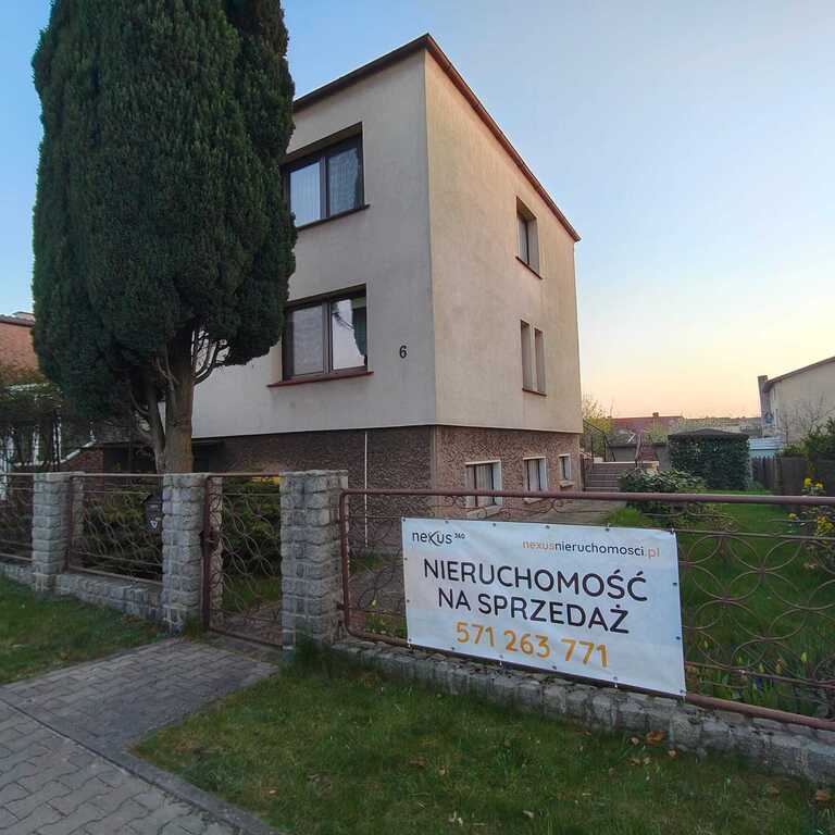 Dom w centrum Twardogóry – 146 m², 6 pokoi, garaż