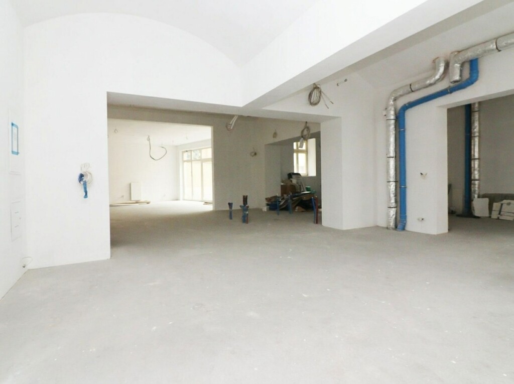 Lokal usługowy z patio w rewelacyjnej lokalizacji