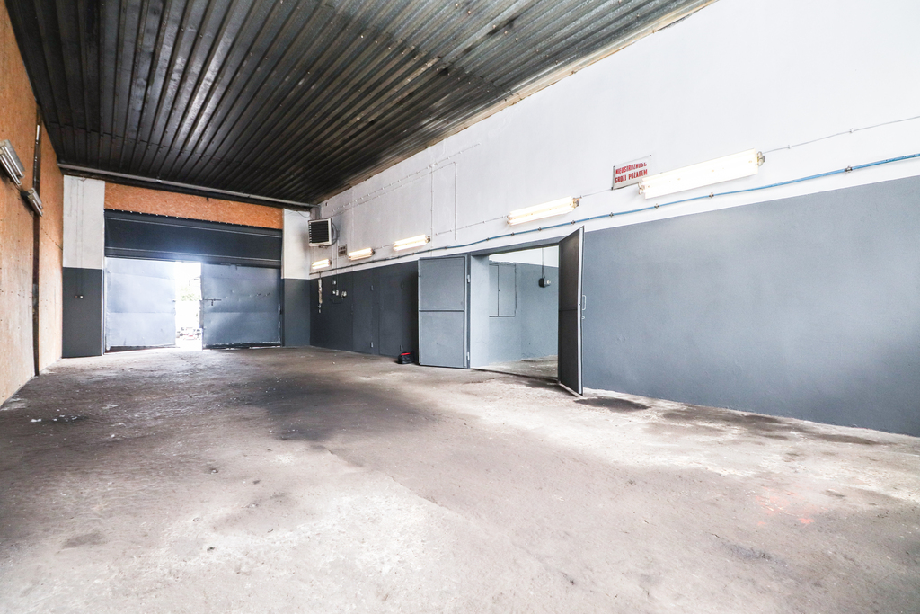 Do wynajęcia 124 m2 hala warsztatowo - magazynowa!