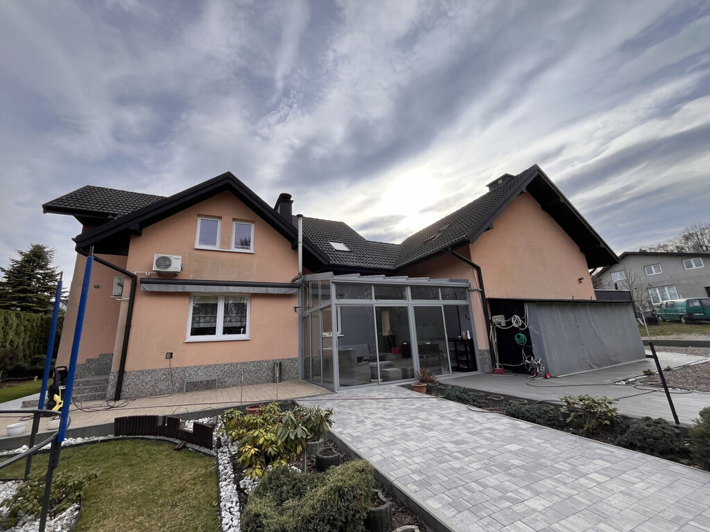 Dom 220 m²  | Garaż 2-stan. | Działka 18 ar l