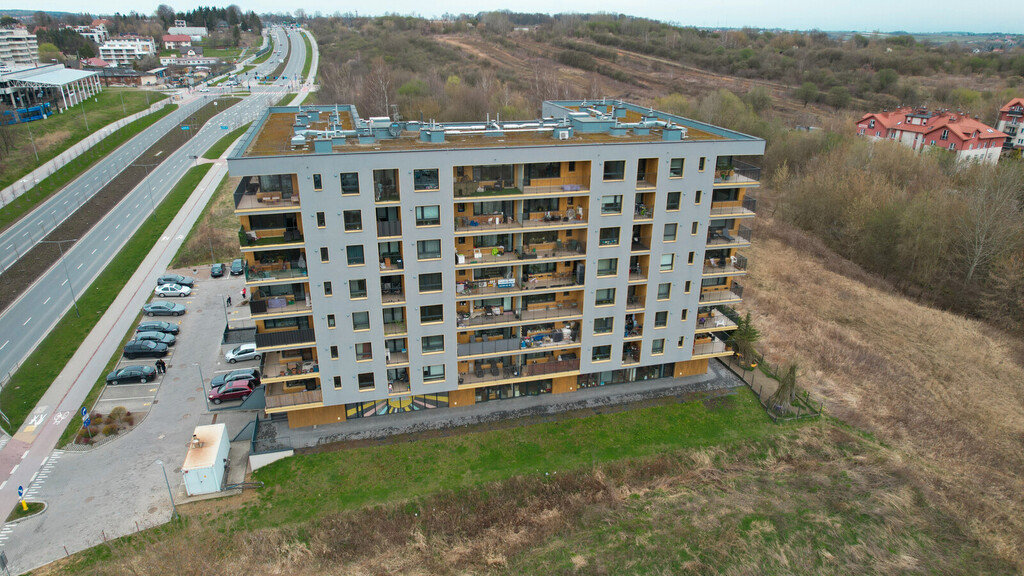3 pokoje umeblowane do wejścia, garaż