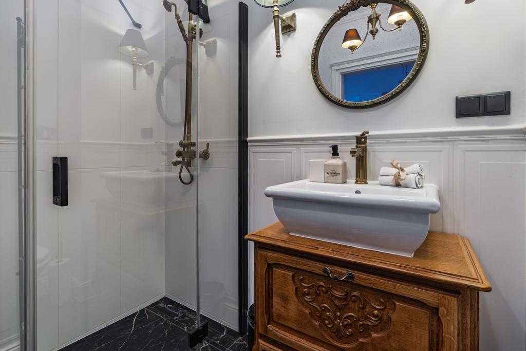 Stylowy apartament z halą garażową i tarasem
