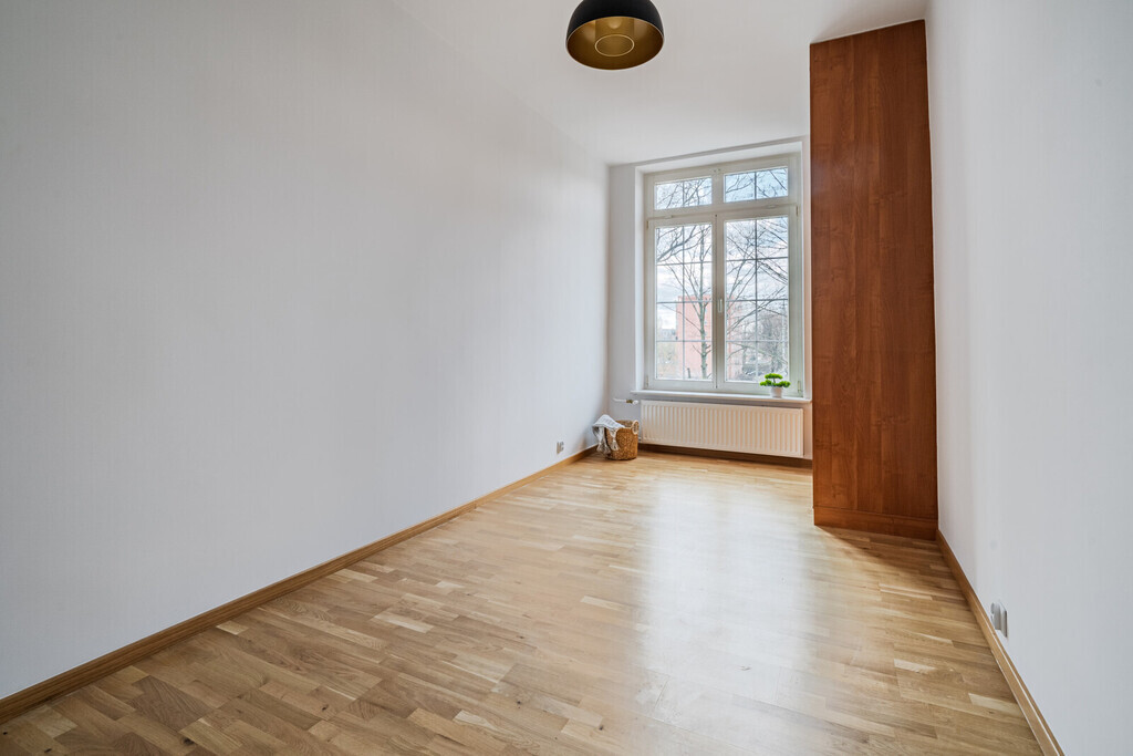 Zadbane 3 pokoje z osobną kuchnią na Starówce
