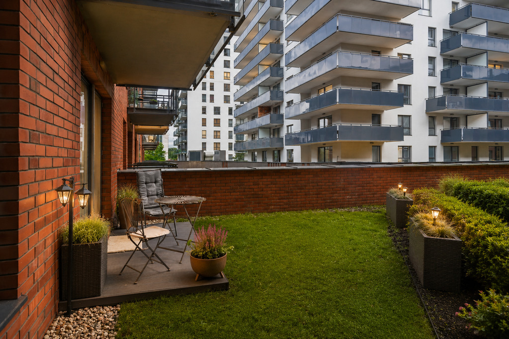 Stylowy apartament z halą garażową i tarasem