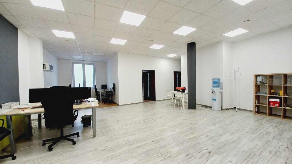 Lokal biurowy w budynku komercynym łodź-bałuty – zdjęcie 2