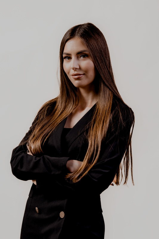 Agent: Paulina Branicka