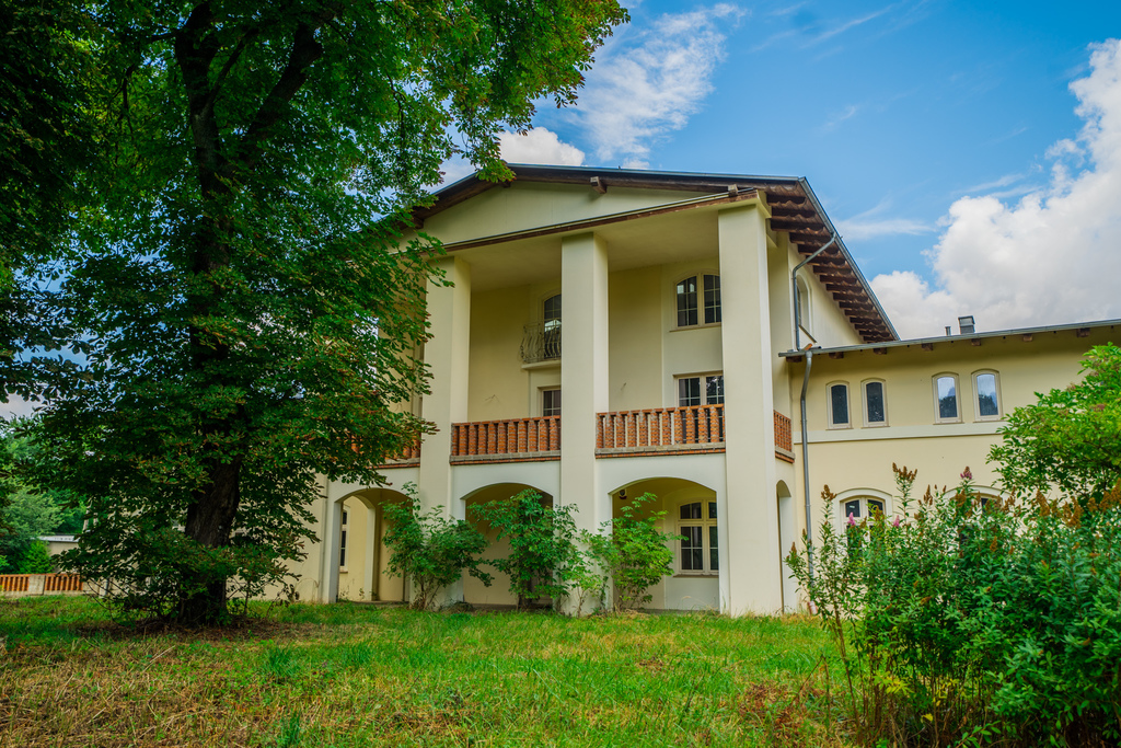 Obiekt na sprzedaż Krąpiel 2 500 m2 | Arka Nieruchomości